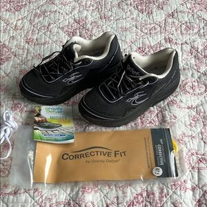 Gravity Defyer Women's Black Athletic Shoes *